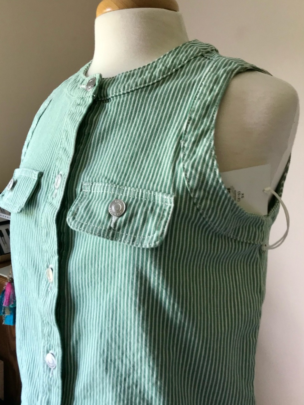 Sleeveless Button-Front Top in Mint Green